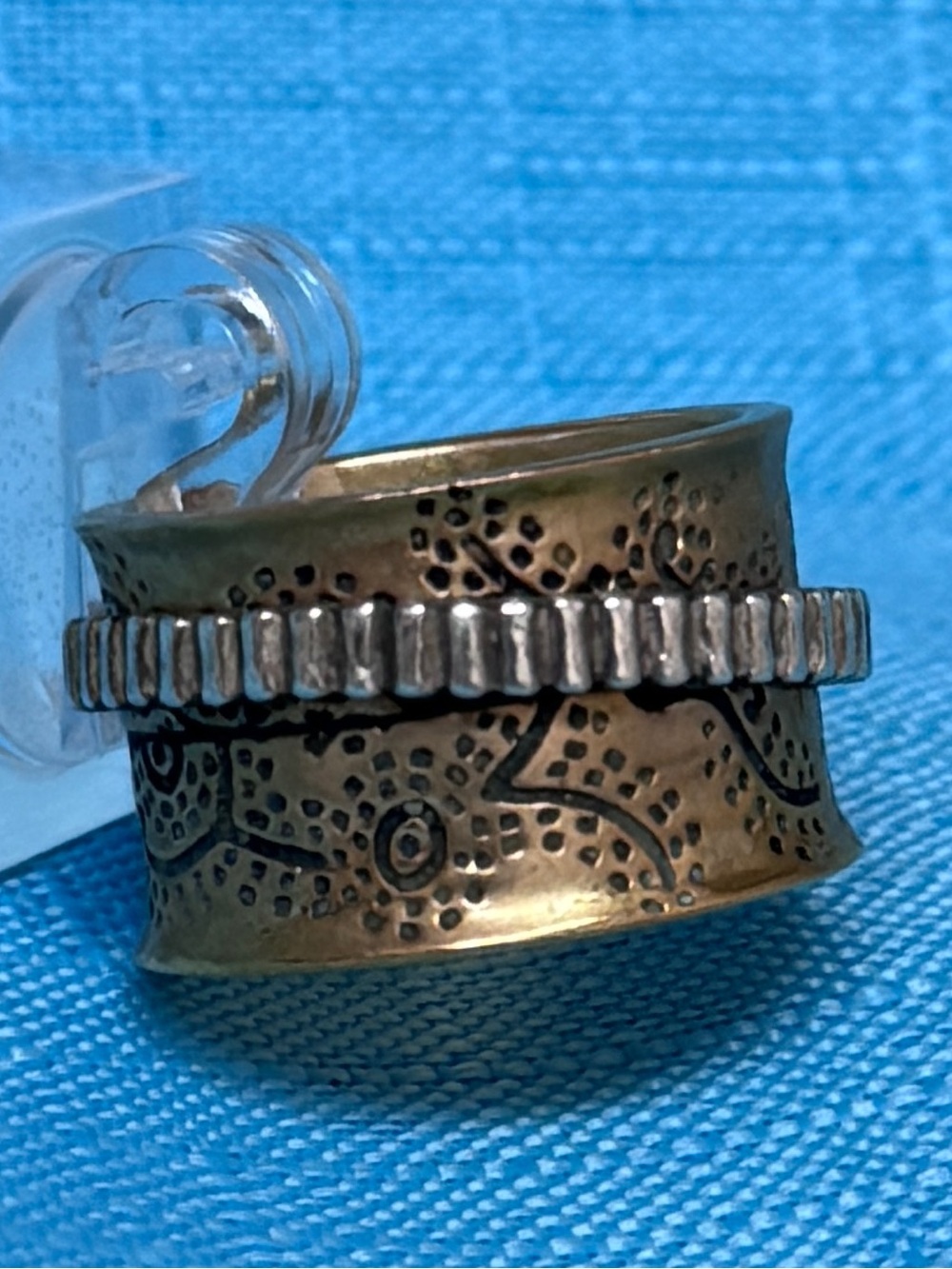 Barse Two Tone
Spinner Ring.
7.5 WIDE, BARSE THAI
.925 CU